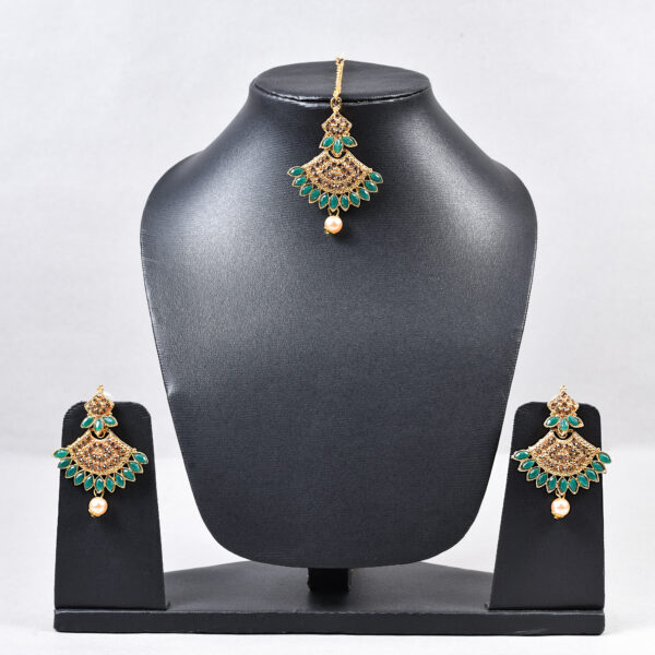 Regal Chandbali Pearl Set - Image 18