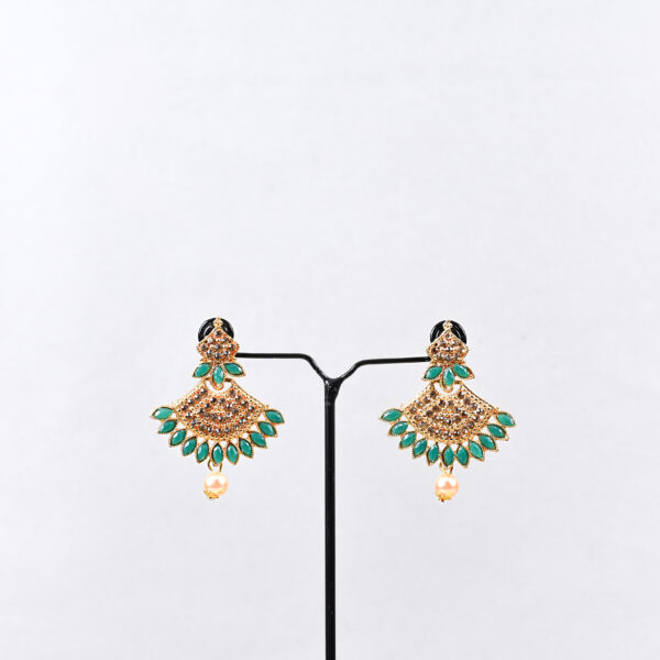 Regal Chandbali Pearl Set - Image 16